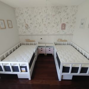 cama corral con cajas y baranda frontal móvil