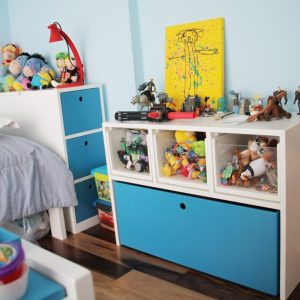 juguetero con 1 modulo ruedas y 3 frente acrílico