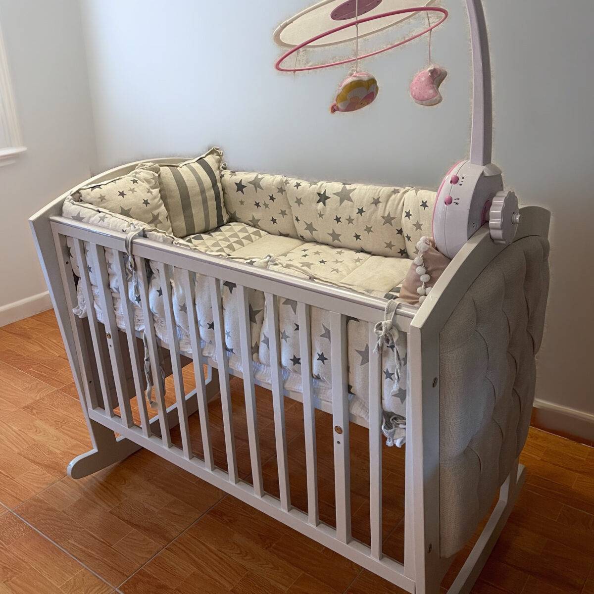 Cuna Mecedora, Casa de las Lomas