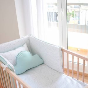 Funda protector de cuna triángulos gris y mint reversible mint