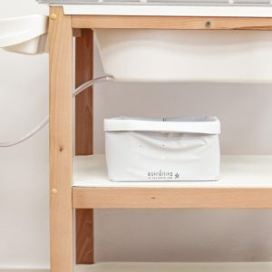 Cesto pequeño de almacenaje gris con estrellas