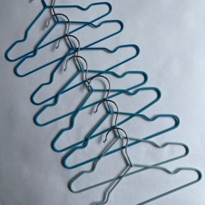 8 Ganchos azules para ropa, Zara