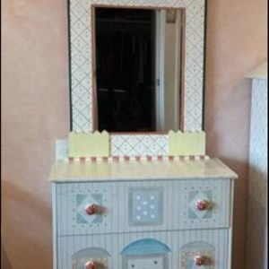 Cajonera con espejo, Sin marca