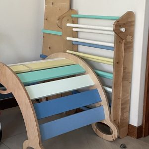 Triángulo de Pikler, rampa y balancín, Wiwiruka