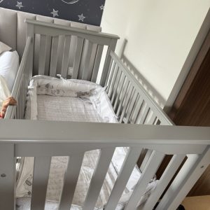 Cuna color gris, Pottery Barn