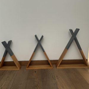 Repisas en forma de tepee, Sin marca