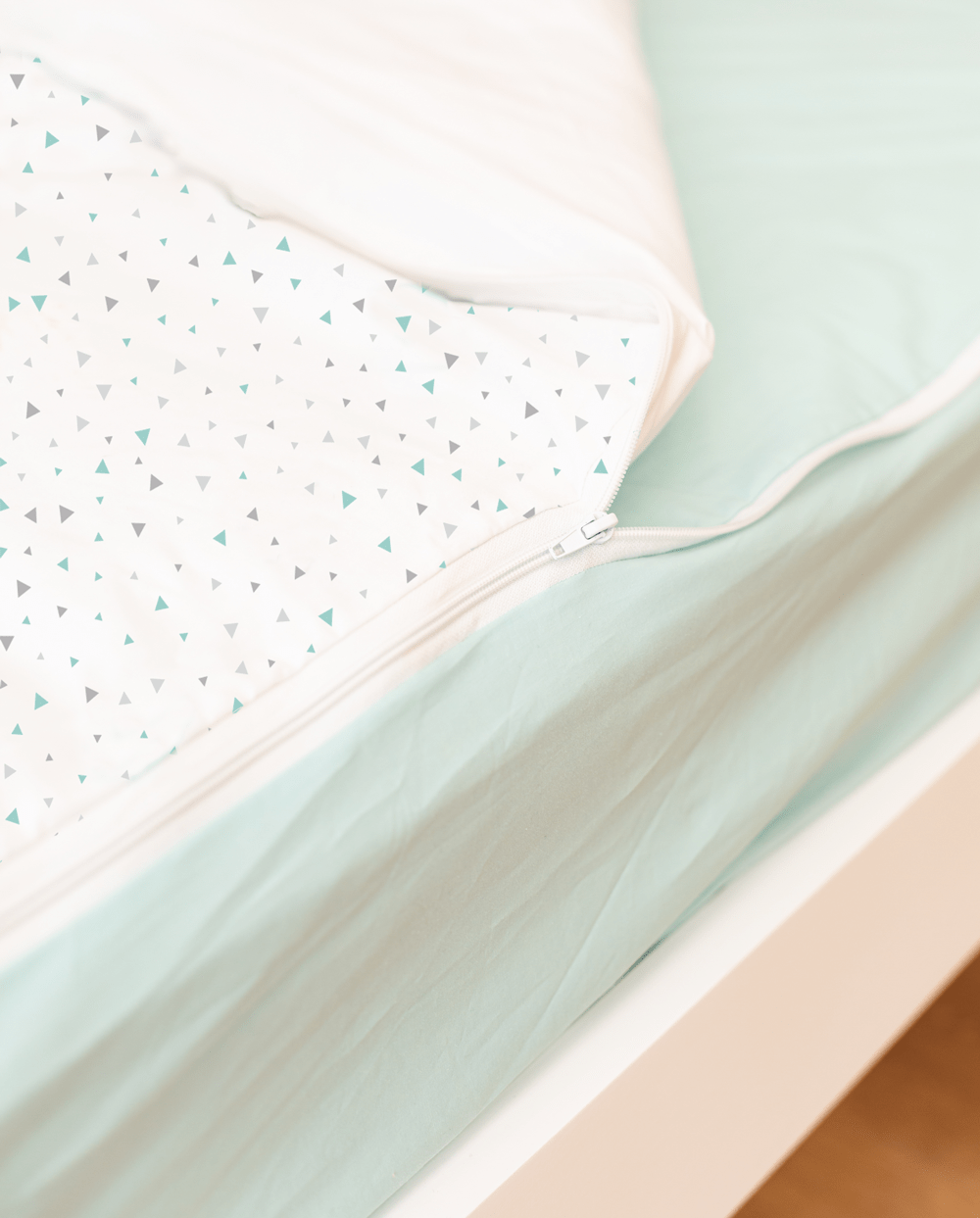 Saco nórdico cama triángulos gris y mint bajera mint