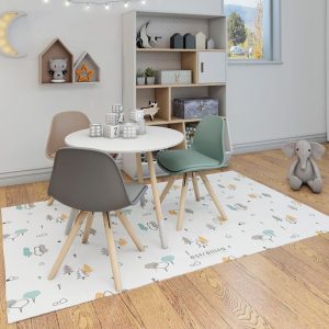 Alfombra blanca con árboles