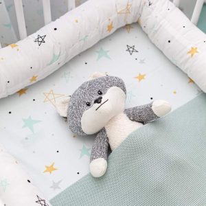 Rulo protector para recién nacido noche estrellada mostaza