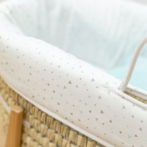 Vestidura para capazo triángulos gris y mint